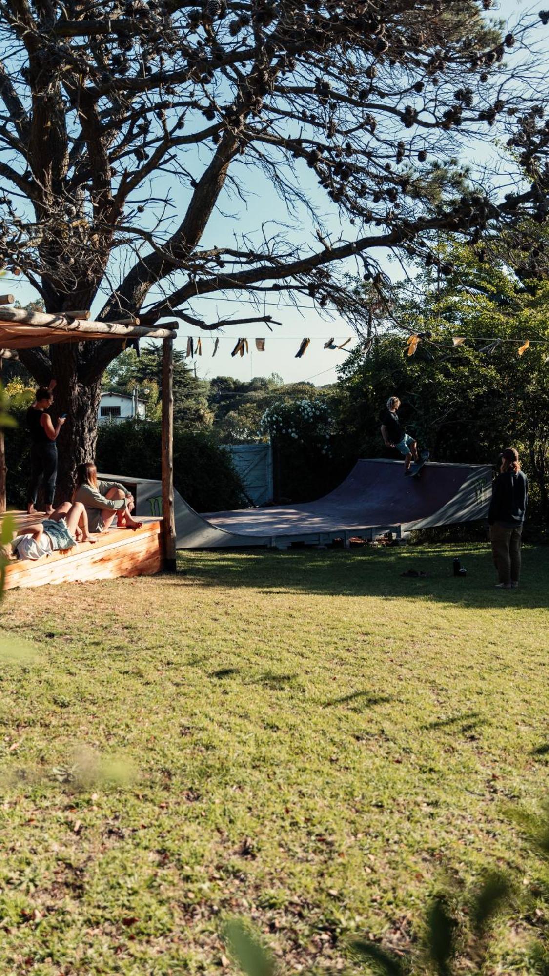 チャパドマラル Swell Surf Houseホステル エクステリア 写真